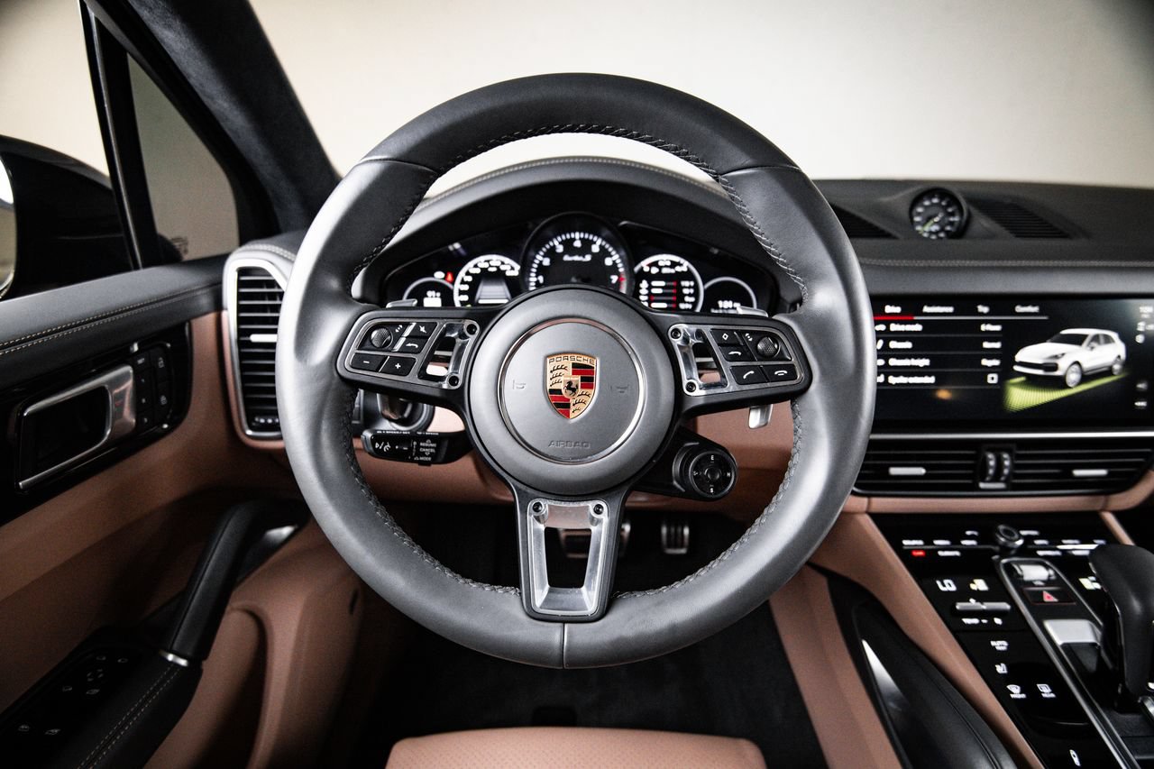 Certified 2022 Porsche Cayenne Turbo S AWD/4WD image 26