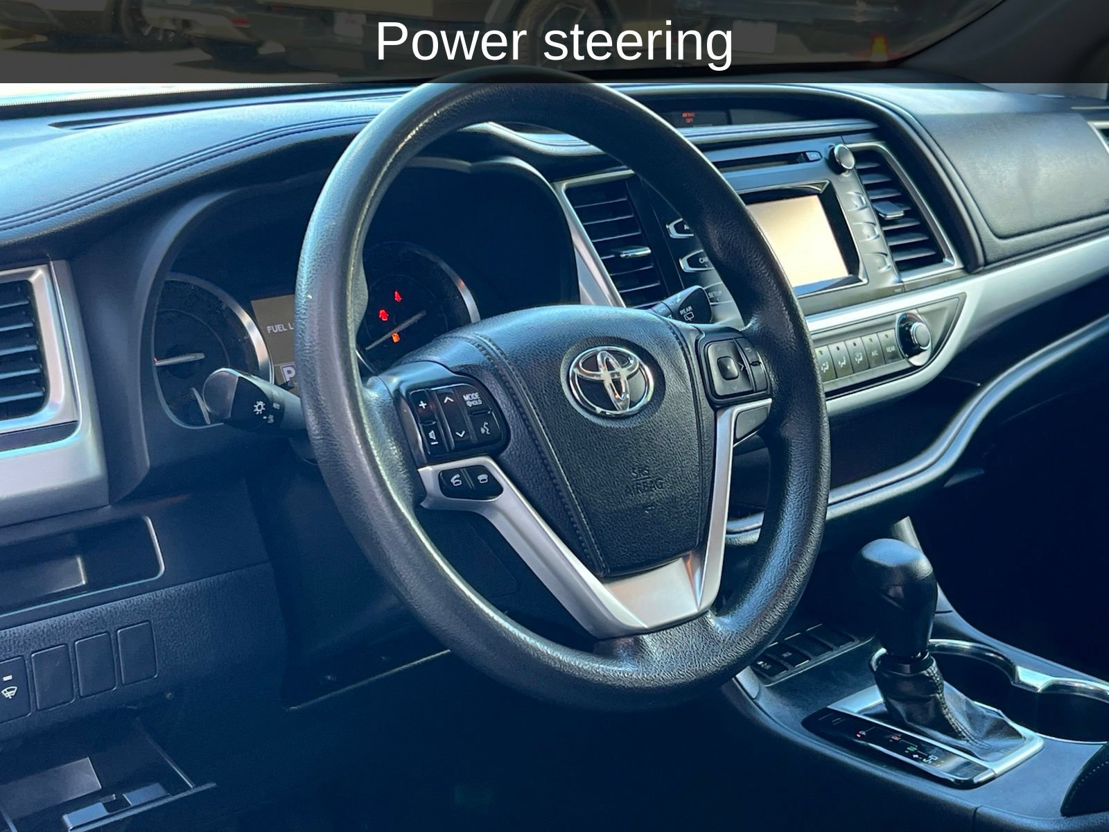 Used 2014 Toyota Highlander LE FWD image 3