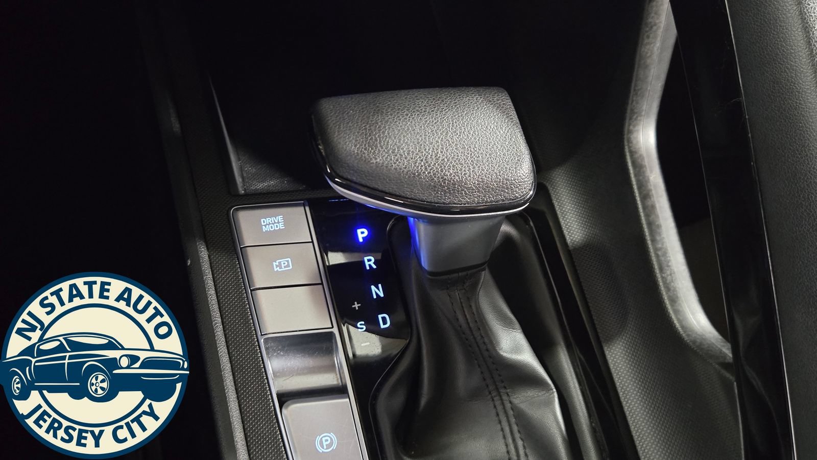 Used 2024 Hyundai Elantra Blue FWD image 17
