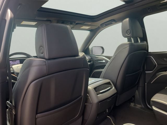 Used 2023 Cadillac Escalade ESV Premium Luxury AWD/4WD image 13