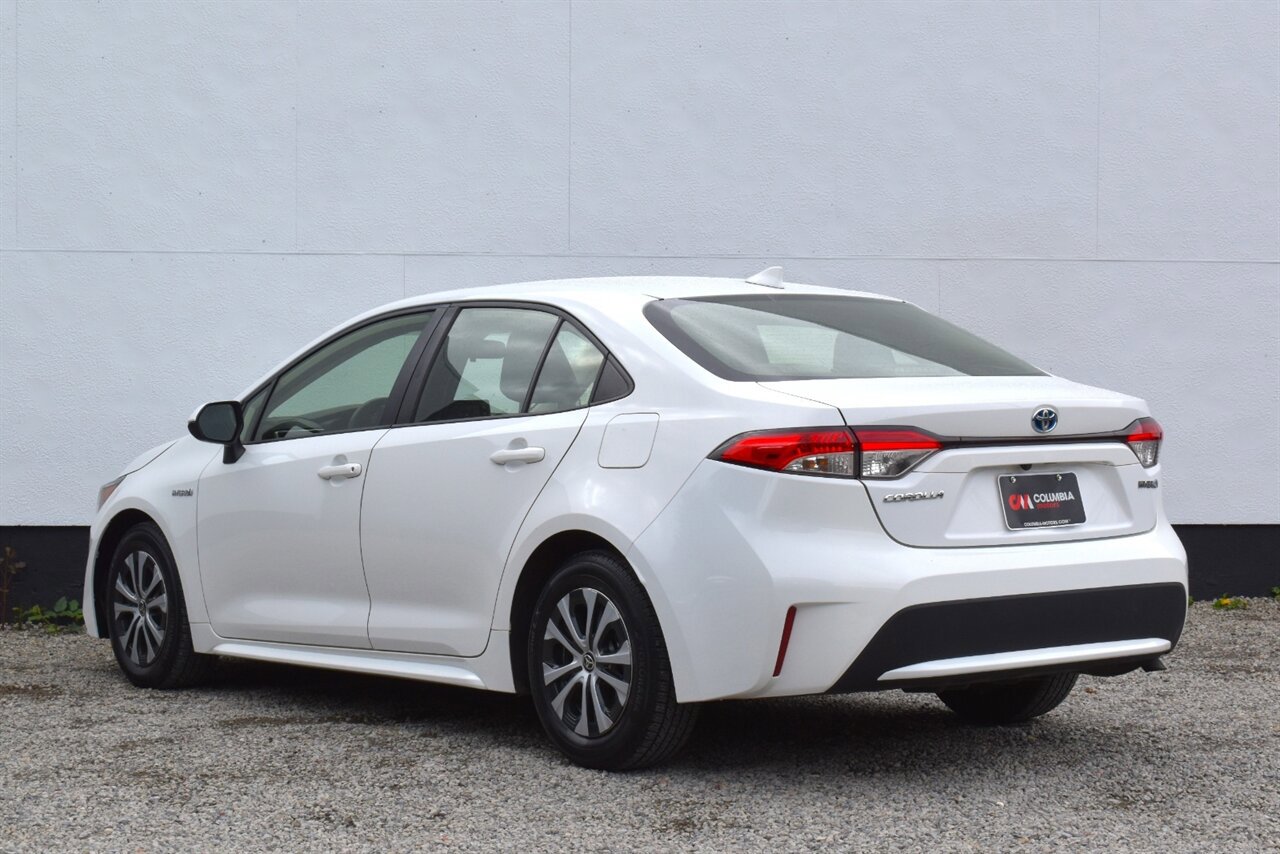 Used 2021 Toyota Corolla LE FWD image 2