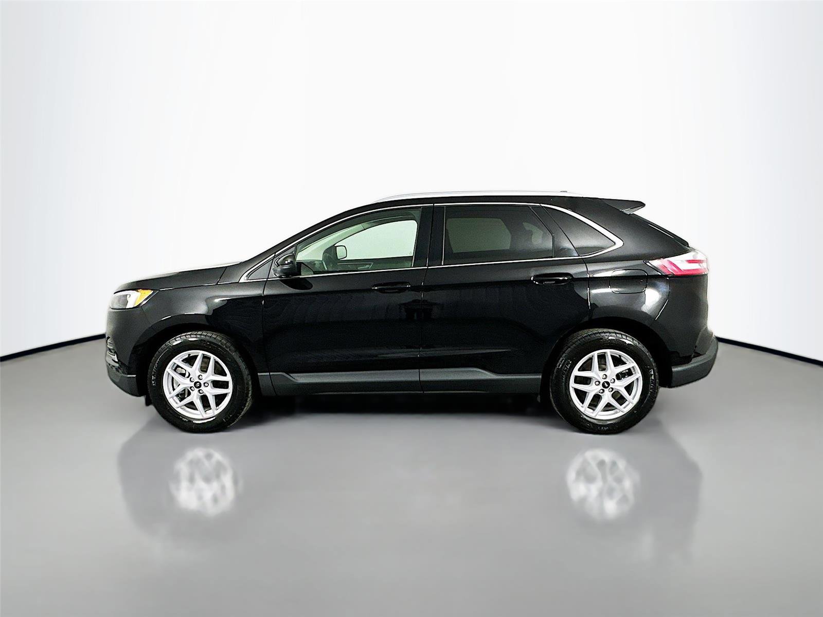 Used 2024 Ford Edge SEL w/ Convenience Package image 8