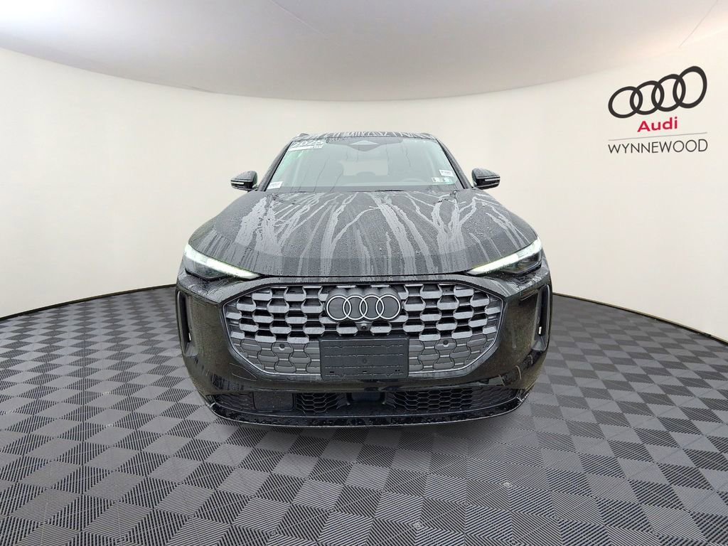 Certified 2025 Audi Q5 Premium Plus w/ Premium Plus image 2