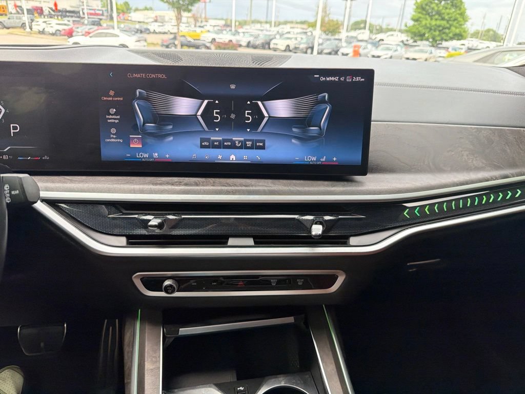 Used 2025 BMW X7 xDrive40i w/ M Sport Package AWD/4WD image 22