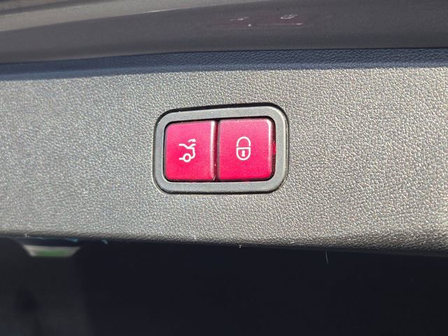 Used 2014 Mercedes-Benz E 350 4MATIC Sedan image 31