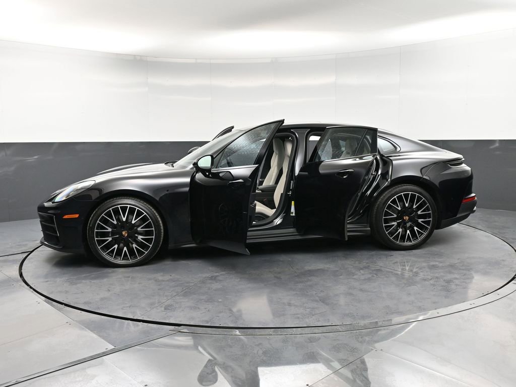 Certified 2025 Porsche Panamera 4 AWD/4WD image 35