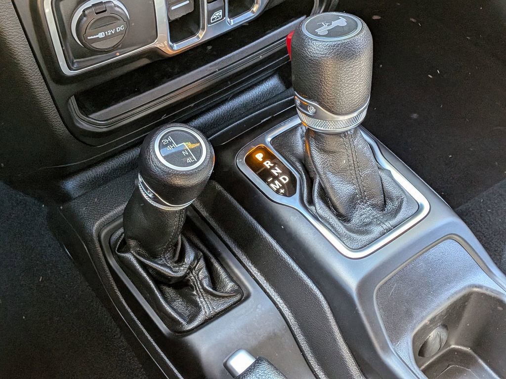 Used 2022 Jeep Wrangler Unlimited Sport image 17