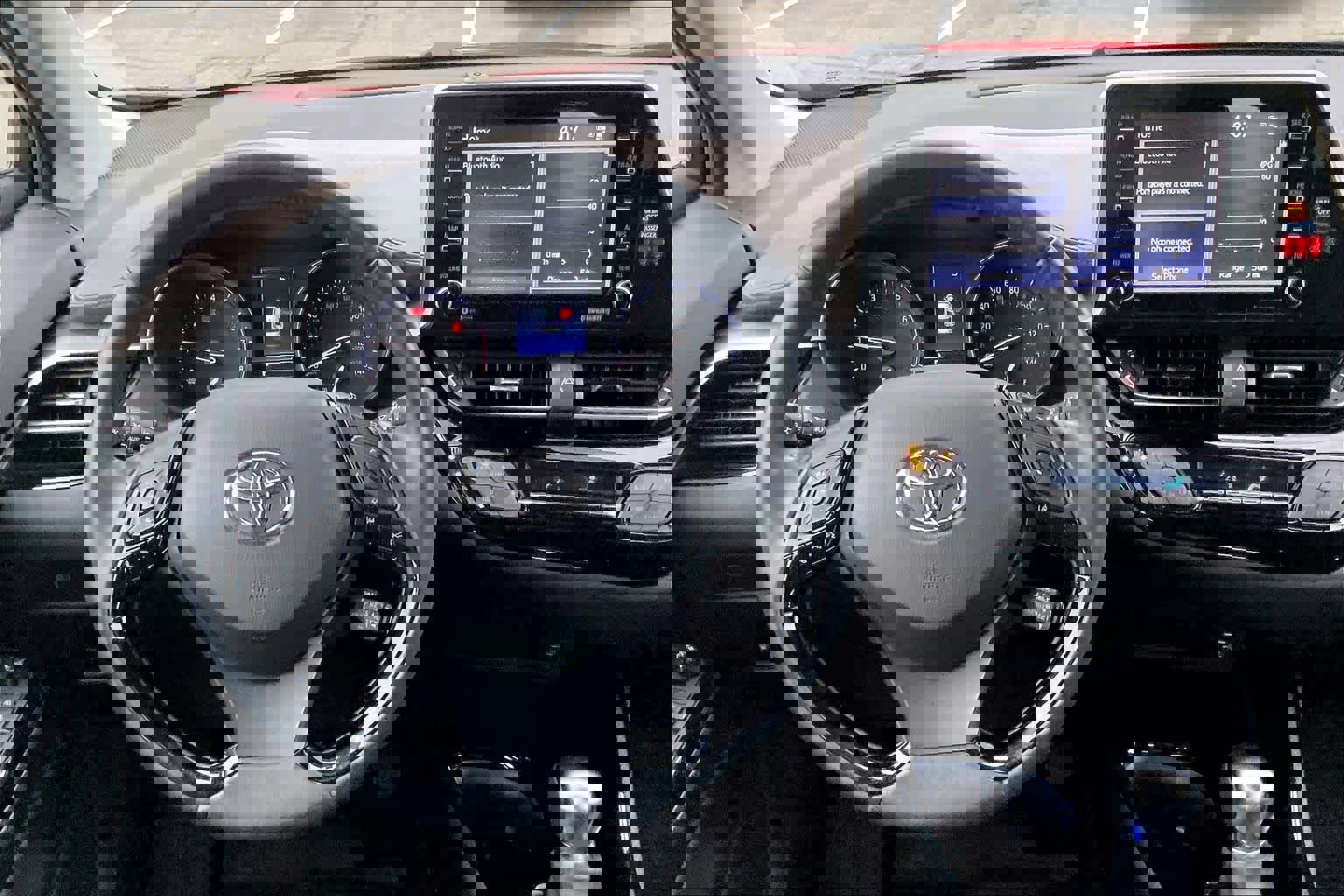 Used 2022 Toyota C-HR Limited image 8