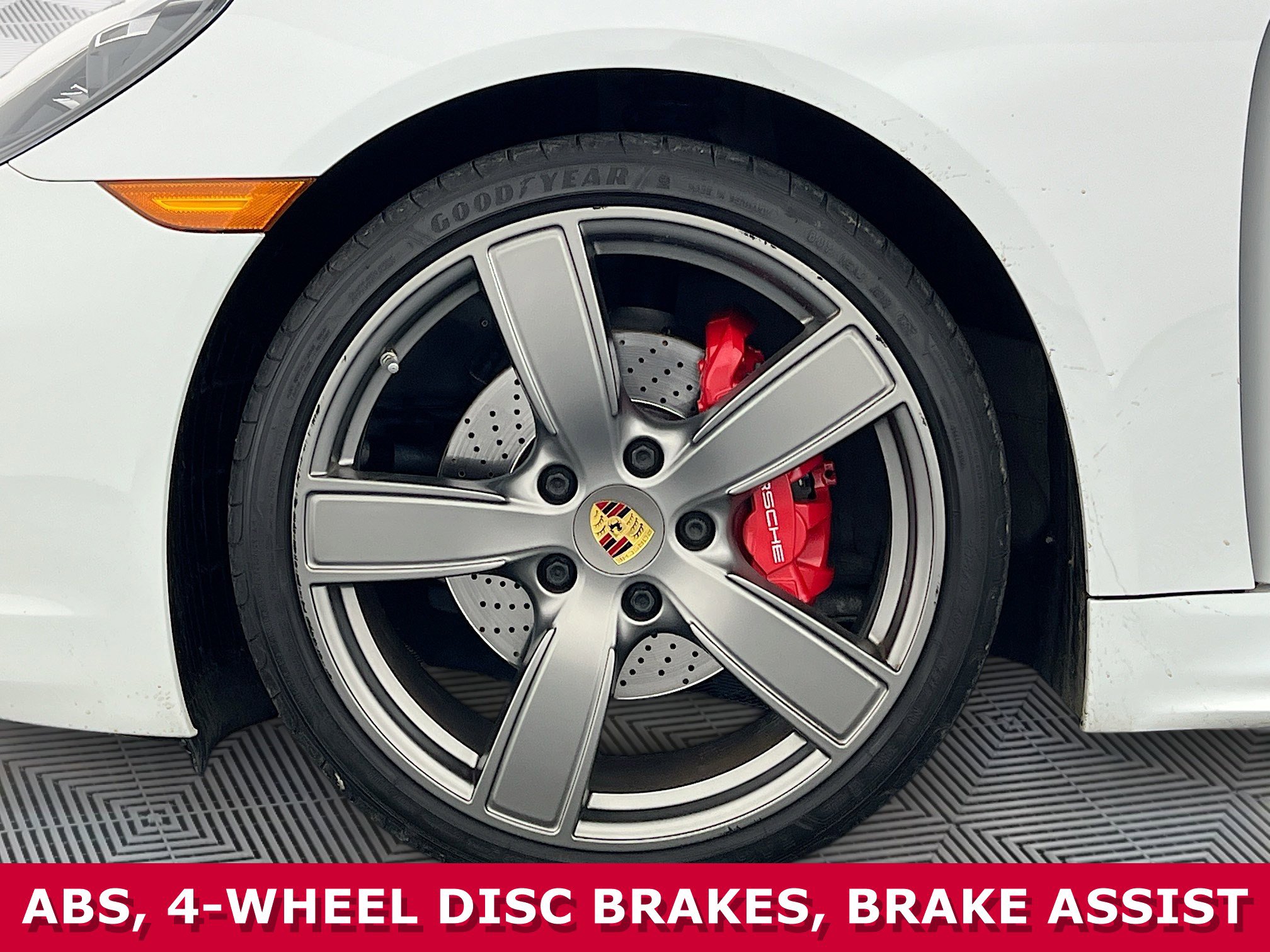 Used 2018 Porsche 718 Boxster S image 29