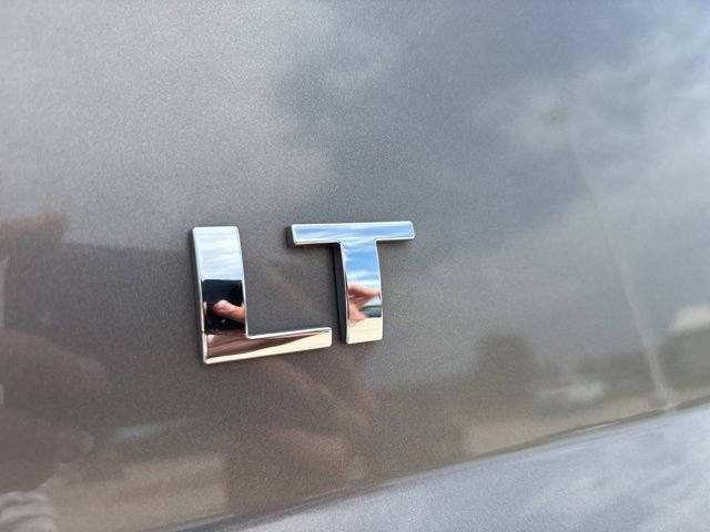 Used 2018 Chevrolet Suburban LT AWD/4WD image 39