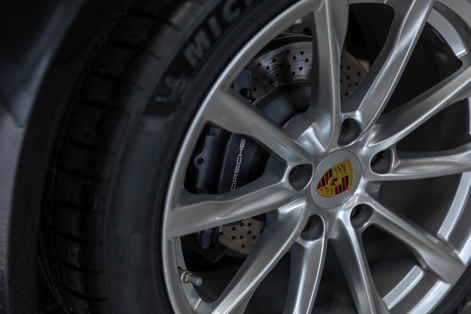 Used 2018 Porsche 718 Cayman RWD image 96