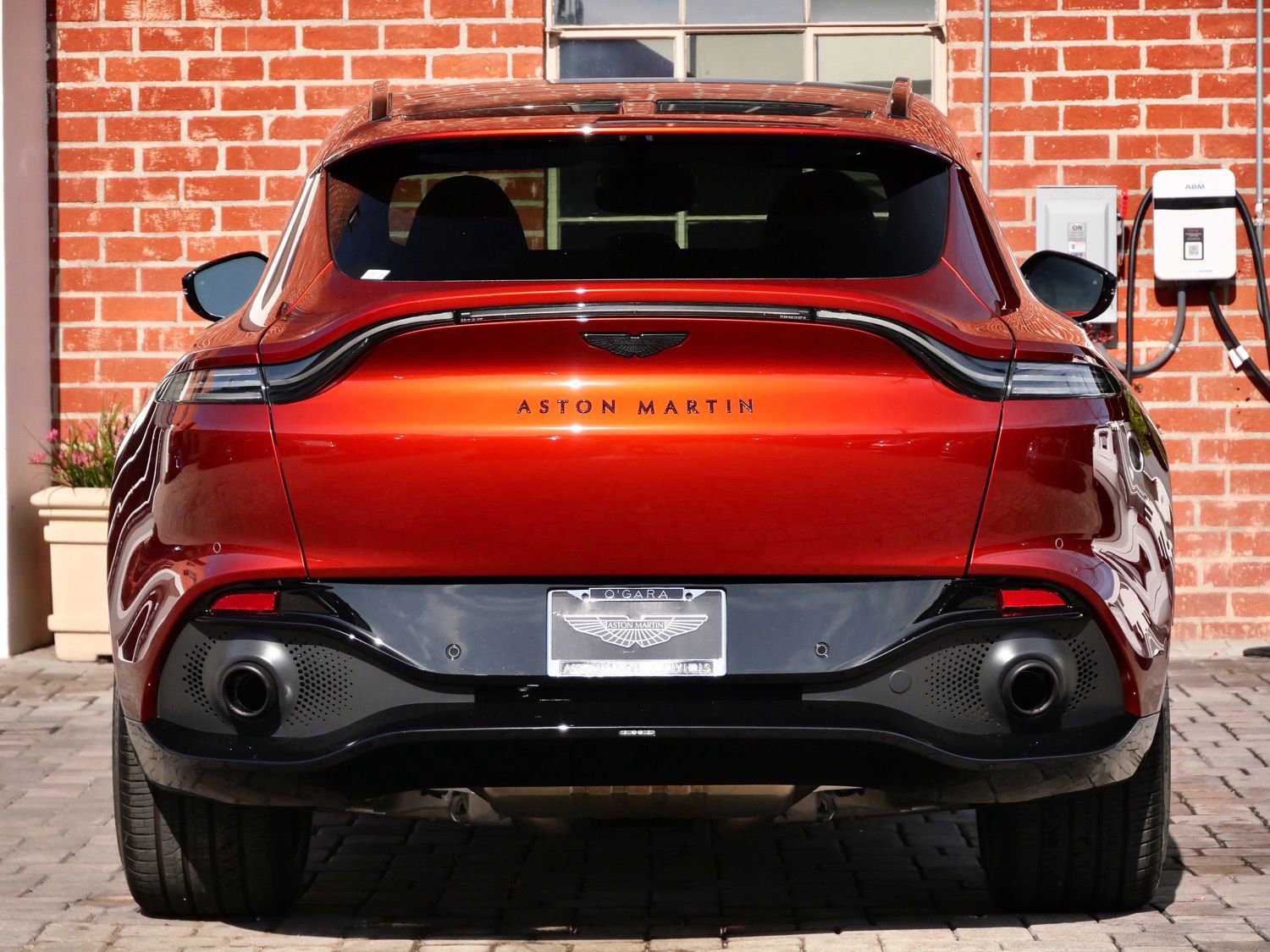 Used 2021 Aston Martin DBX AWD/4WD image 25