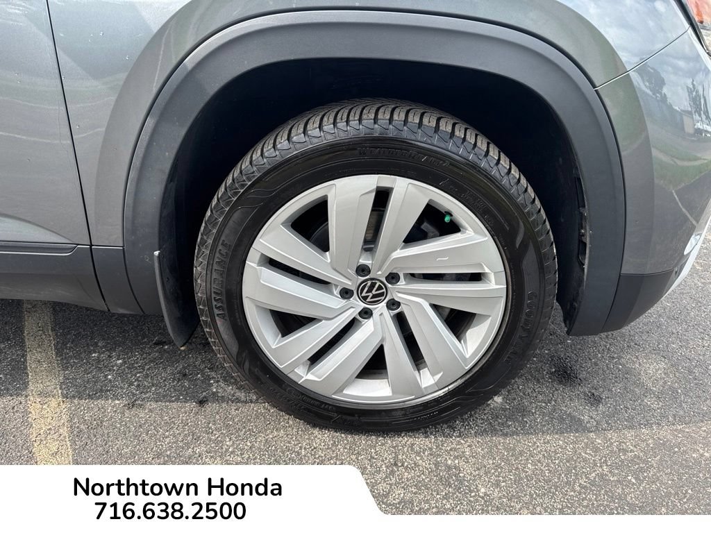 Used 2020 Volkswagen Atlas Cross Sport SE w/ Panoramic Sunroof Package AWD/4WD image 15
