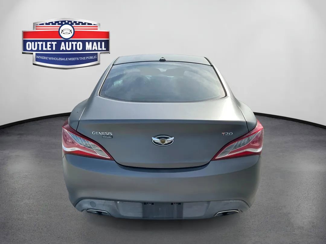 Used 2013 Hyundai Genesis 2.0T RWD image 4