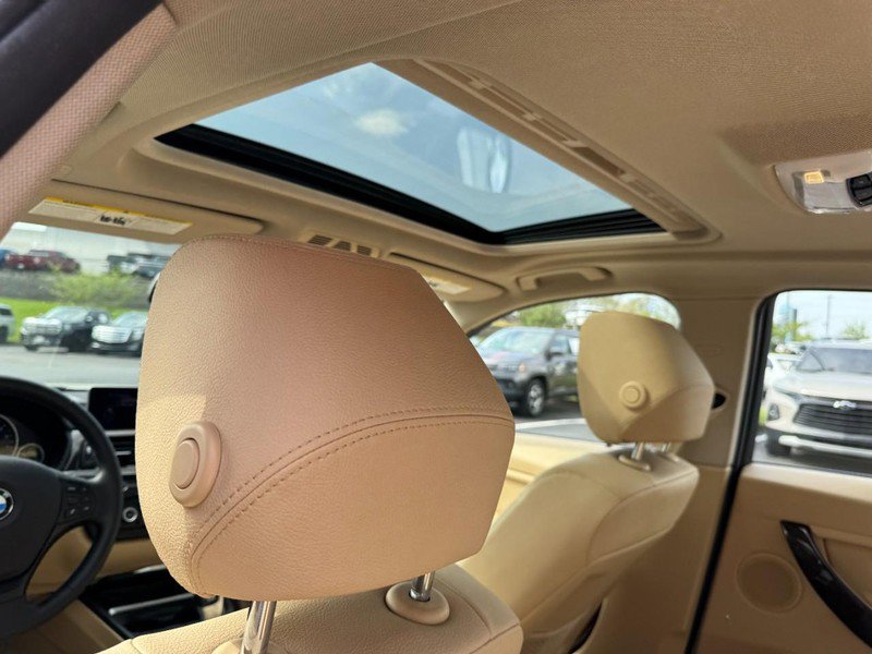 Used 2015 BMW 320i xDrive Sedan image 11