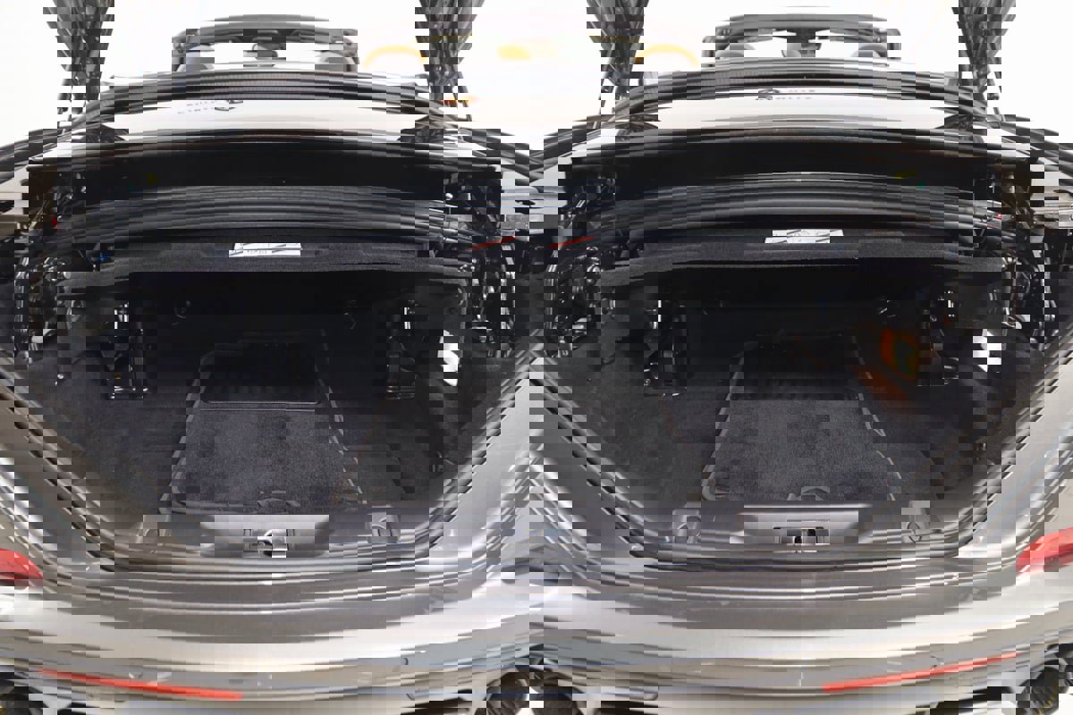 Used 2018 Ferrari California T image 91