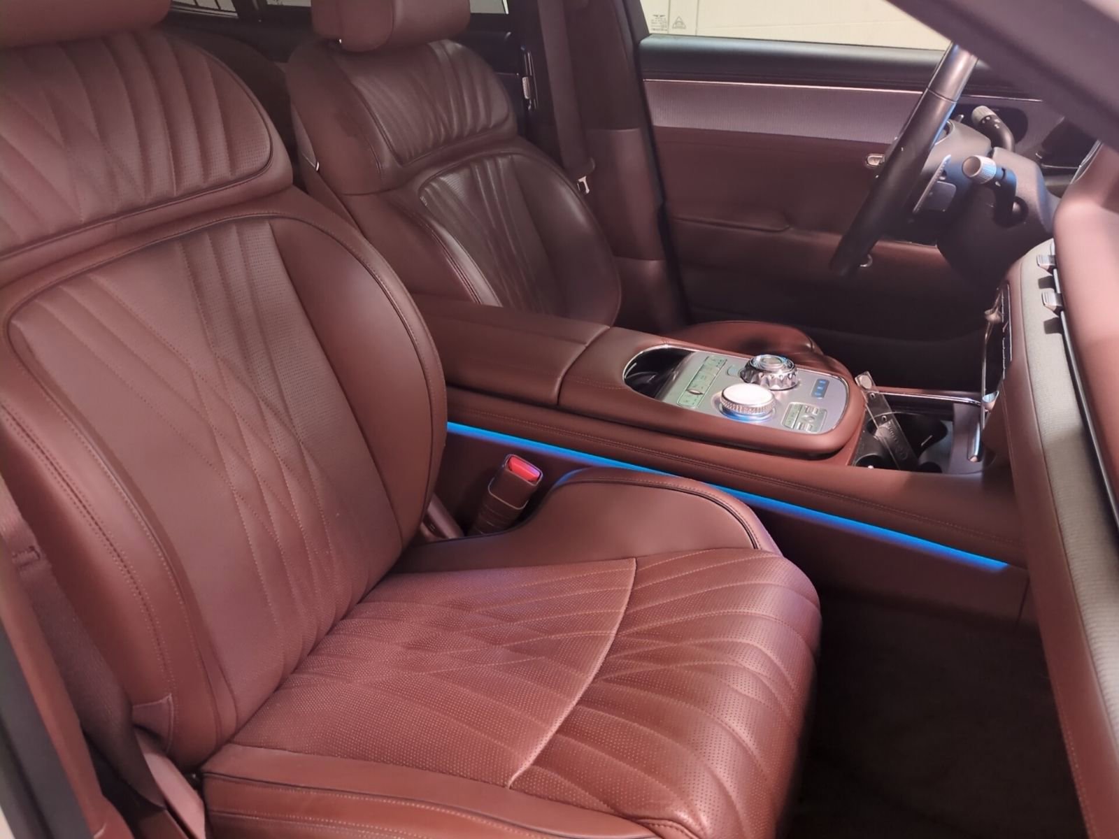 Used 2023 Genesis G90 3.5T image 10