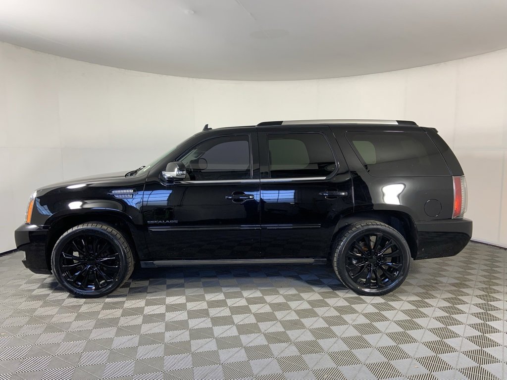 Used 2013 Cadillac Escalade Premium image 6