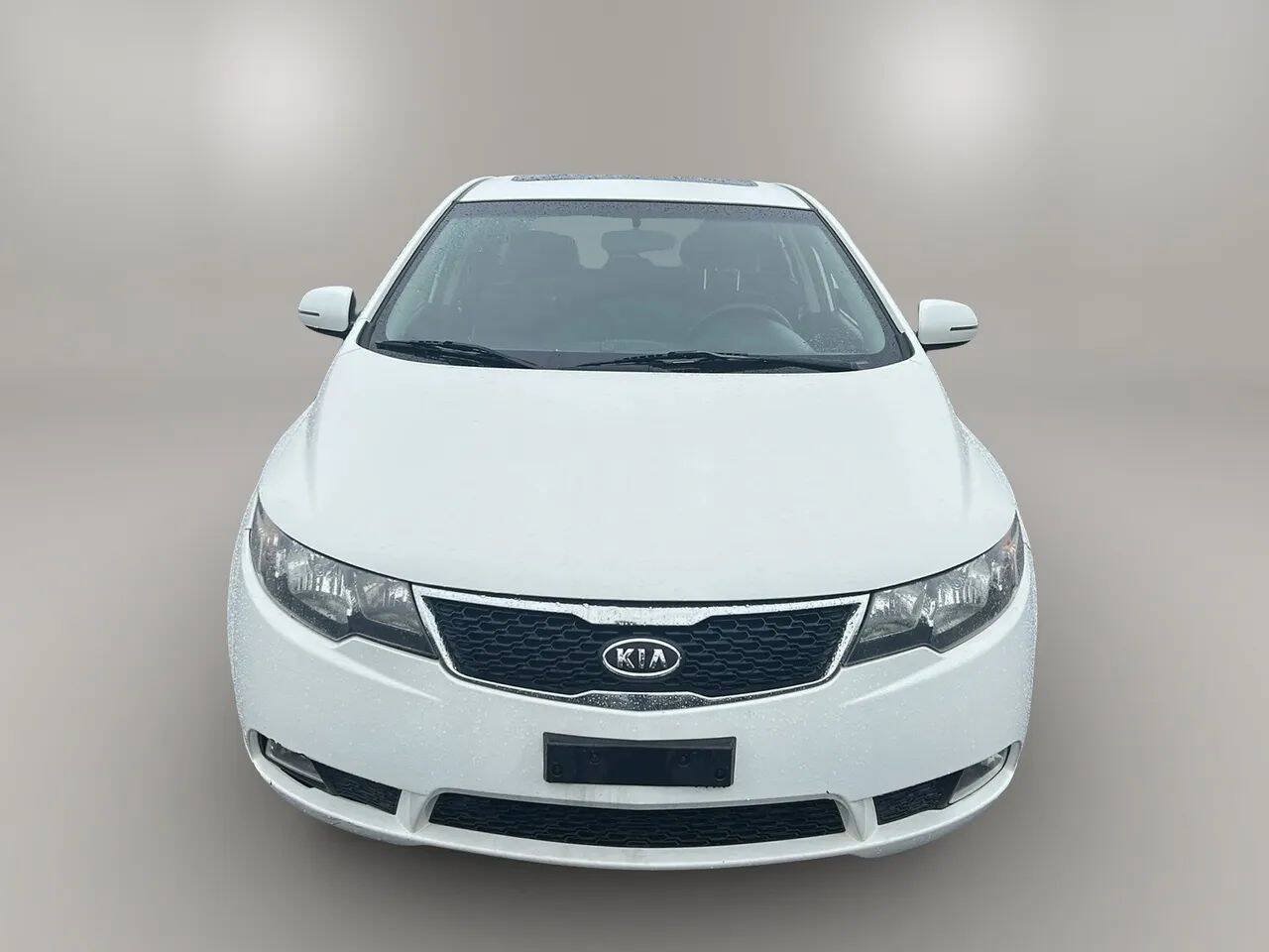 Used 2011 Kia Forte SX FWD image 2