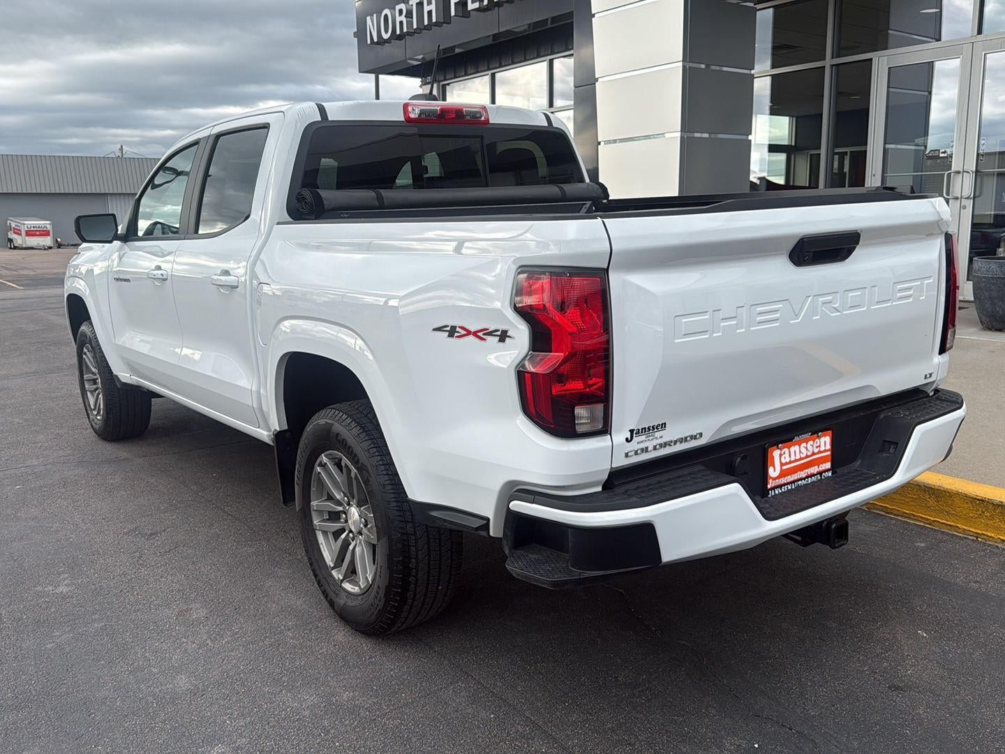 Used 2024 Chevrolet Colorado LT w/ LT Convenience Package II AWD/4WD image 2