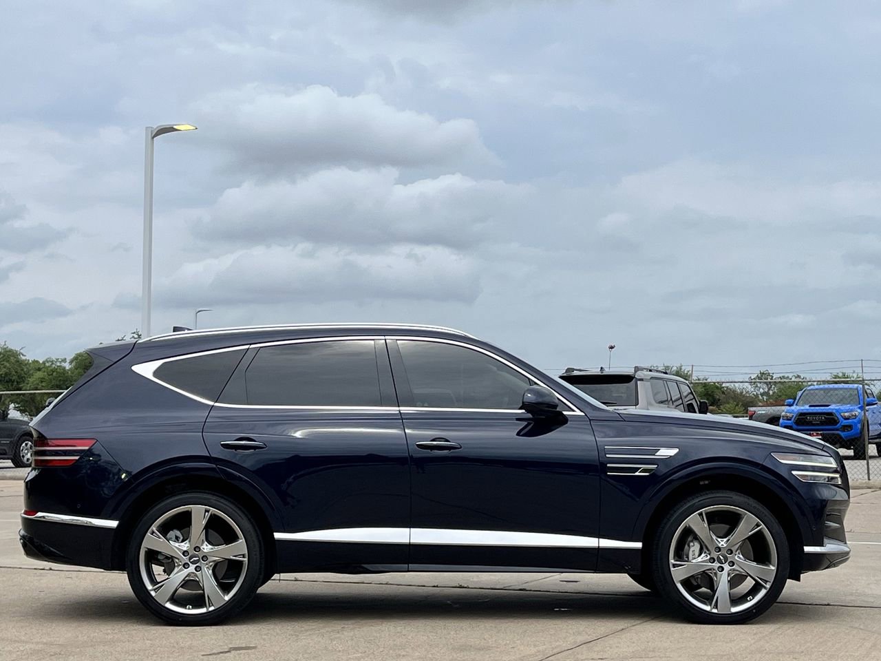 Used 2024 Genesis GV80 3.5T image 3