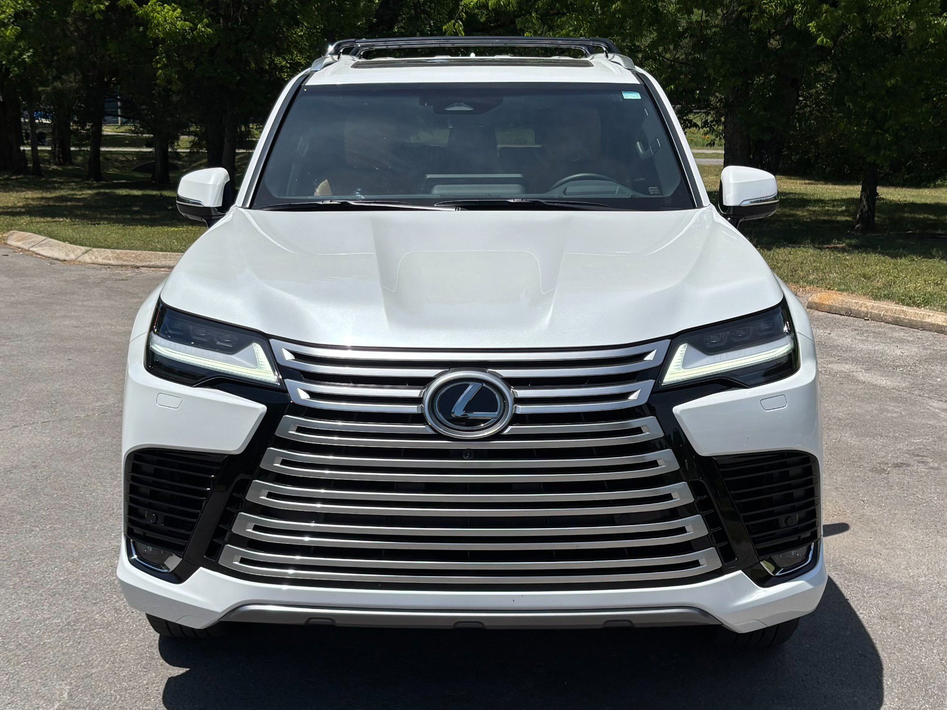 Used 2025 Lexus LX 600 4WD w/ Accessory Package (2T) image 6