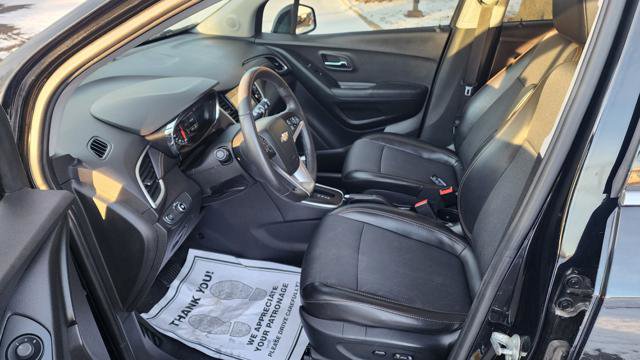 Used 2017 Chevrolet Trax LT w/ LT Convenience Package image 12