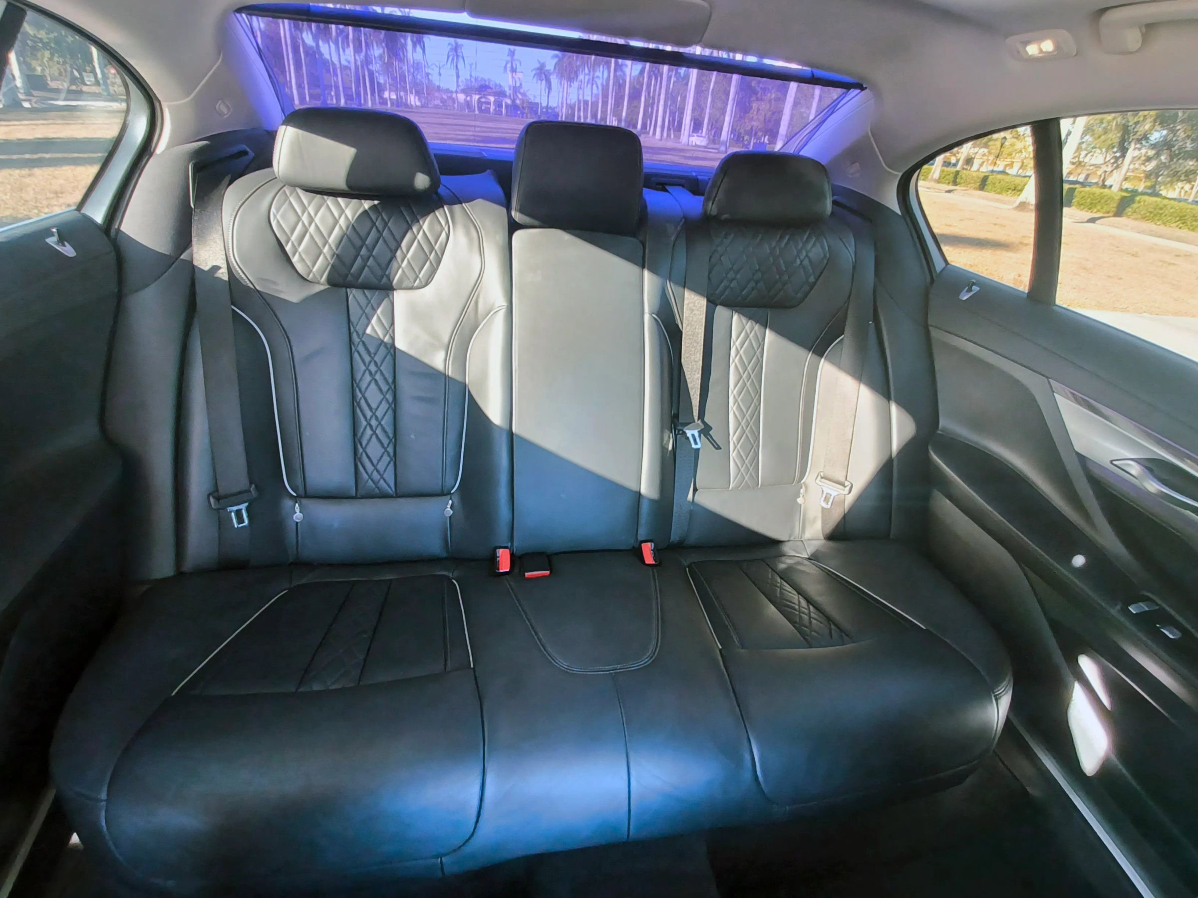 Used 2018 BMW 750i xDrive image 34