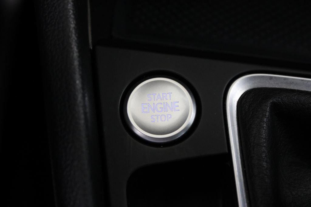 Certified 2023 Volkswagen Jetta SE FWD image 12