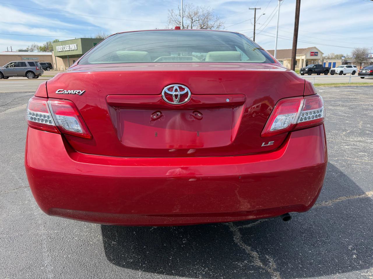 Used 2010 Toyota Camry LE image 6