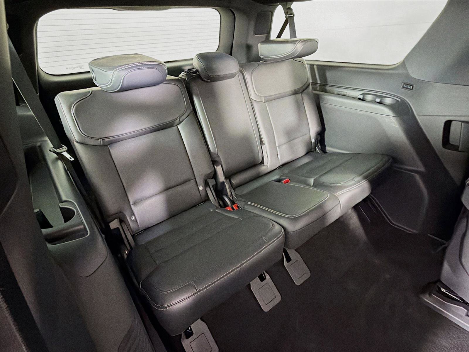 Used 2025 Ford Expedition Max Platinum w/ Stealth Performance Package AWD/4WD image 29