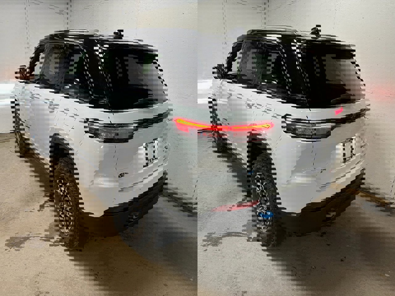 Used 2023 Jeep Grand Cherokee Trailhawk image 7