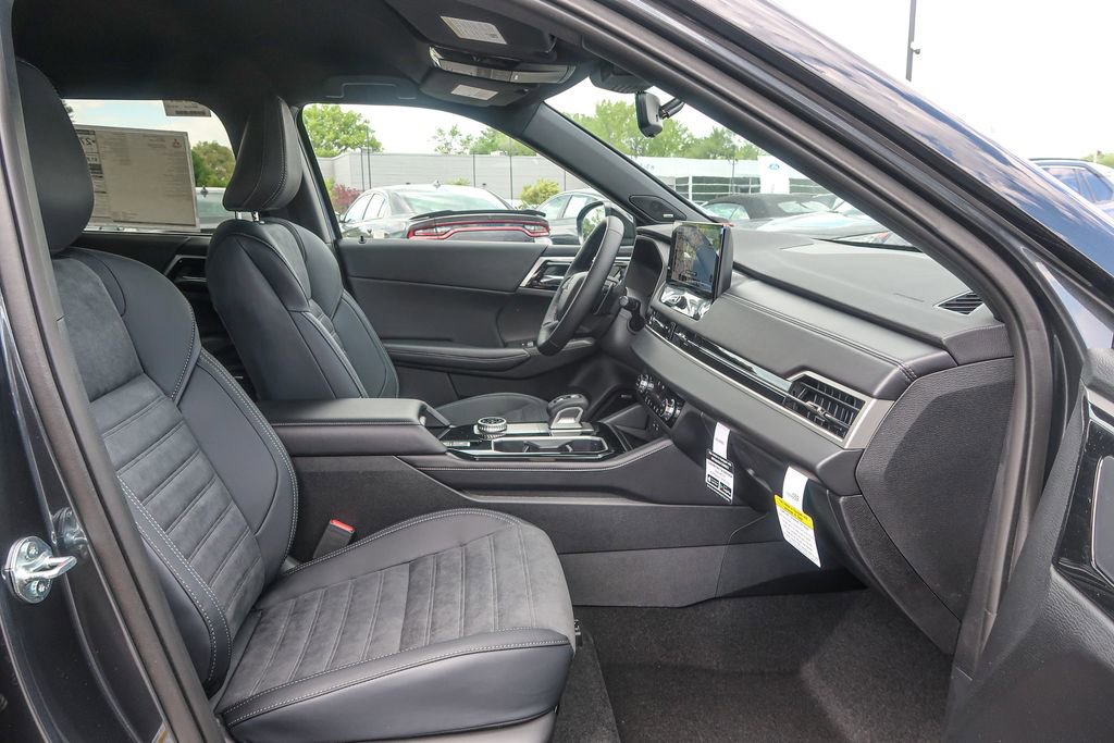 New 2026 Mitsubishi Outlander LE AWD/4WD image 21
