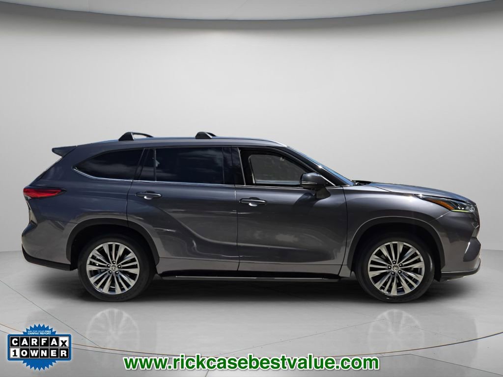 Used 2021 Toyota Highlander Platinum FWD image 4