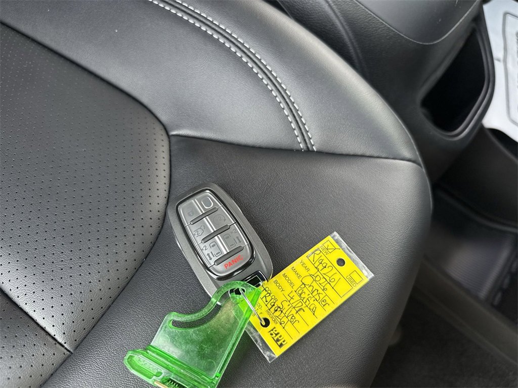 New 2026 Chrysler Pacifica Select image 32
