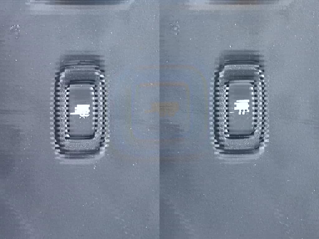 New 2025 Chevrolet Express 3500 w/ Power Convenience Package image 9