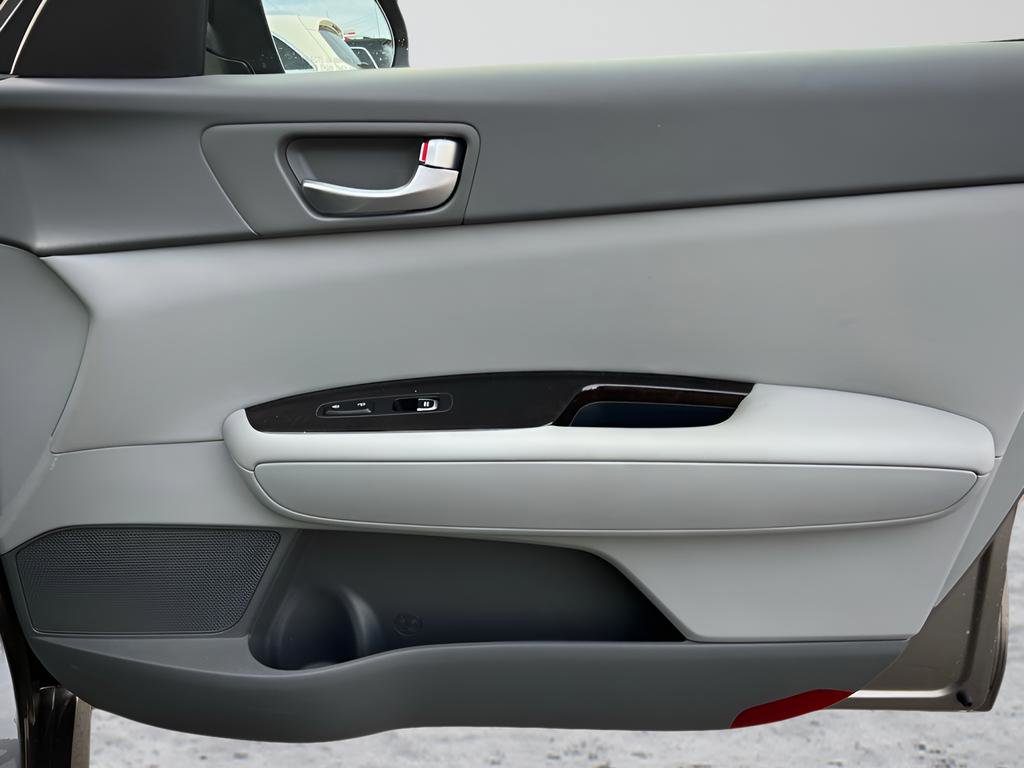 Used 2017 Kia Optima EX image 28