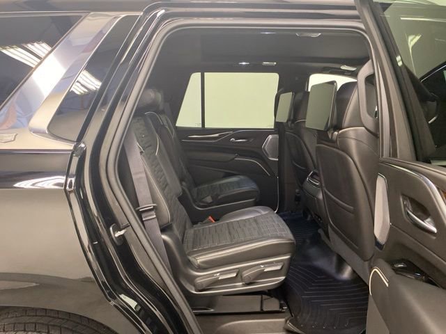 Used 2021 Cadillac Escalade Premium Luxury Platinum w/ Heavy-Duty Trailer Package image 27