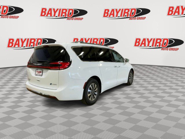 Used 2021 Chrysler Pacifica Touring-L image 9