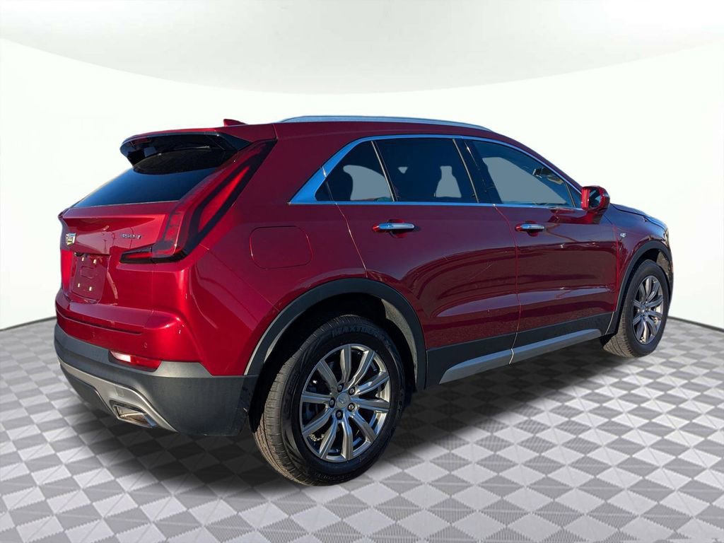 Used 2021 Cadillac XT4 Premium Luxury FWD image 3