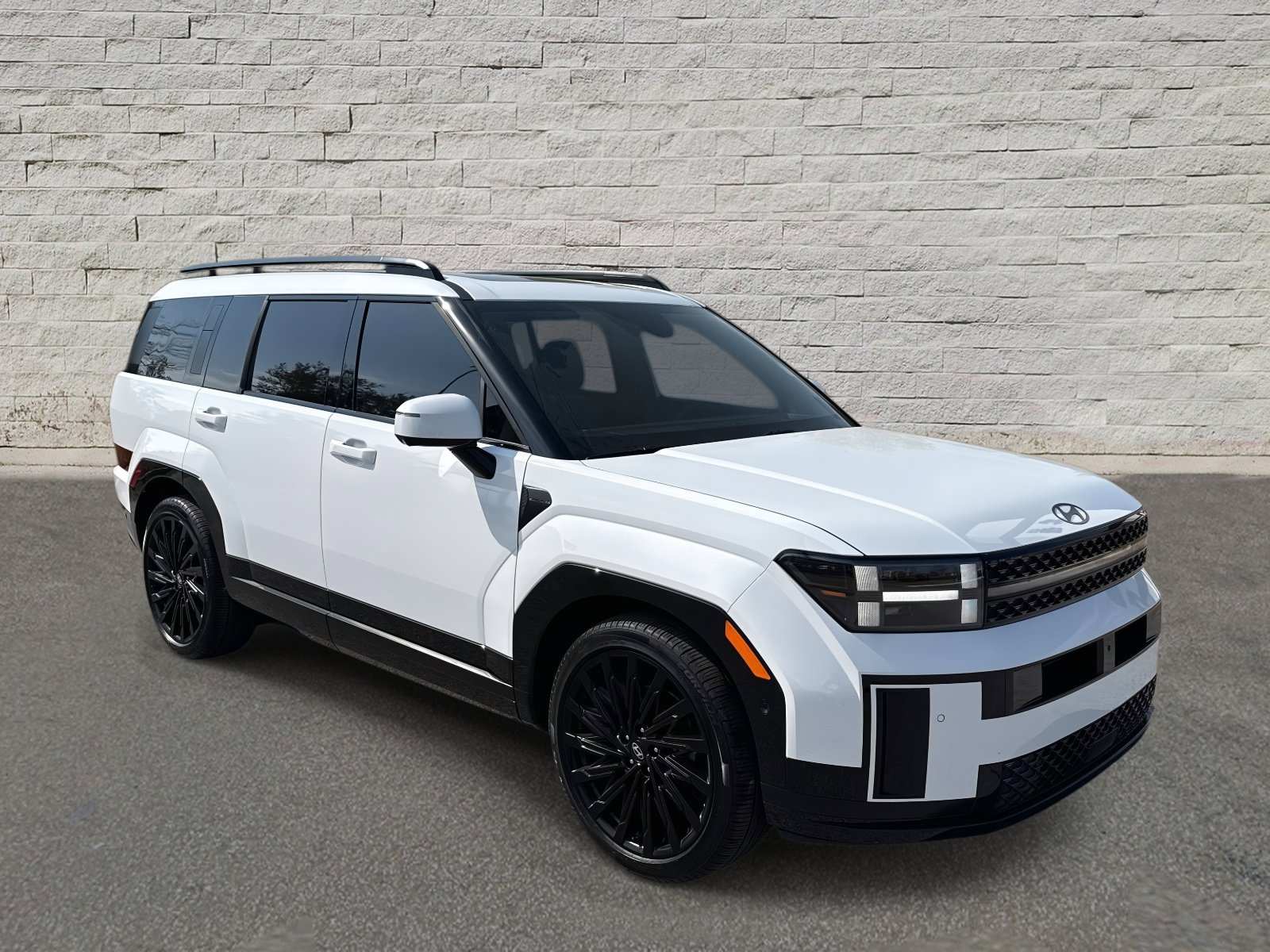 Used 2024 Hyundai Santa Fe Calligraphy image 3