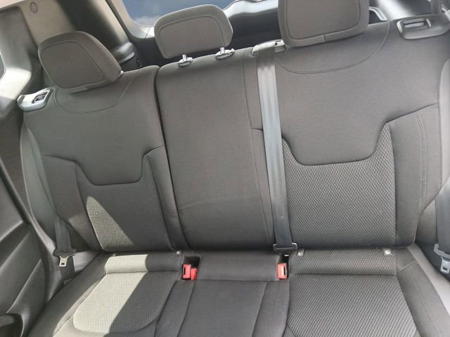 Used 2018 Jeep Renegade Altitude image 13