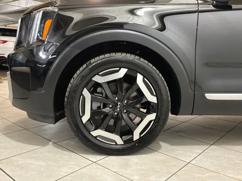 Used 2023 Kia Telluride EX w/ EX Captain's Chair Package image 14