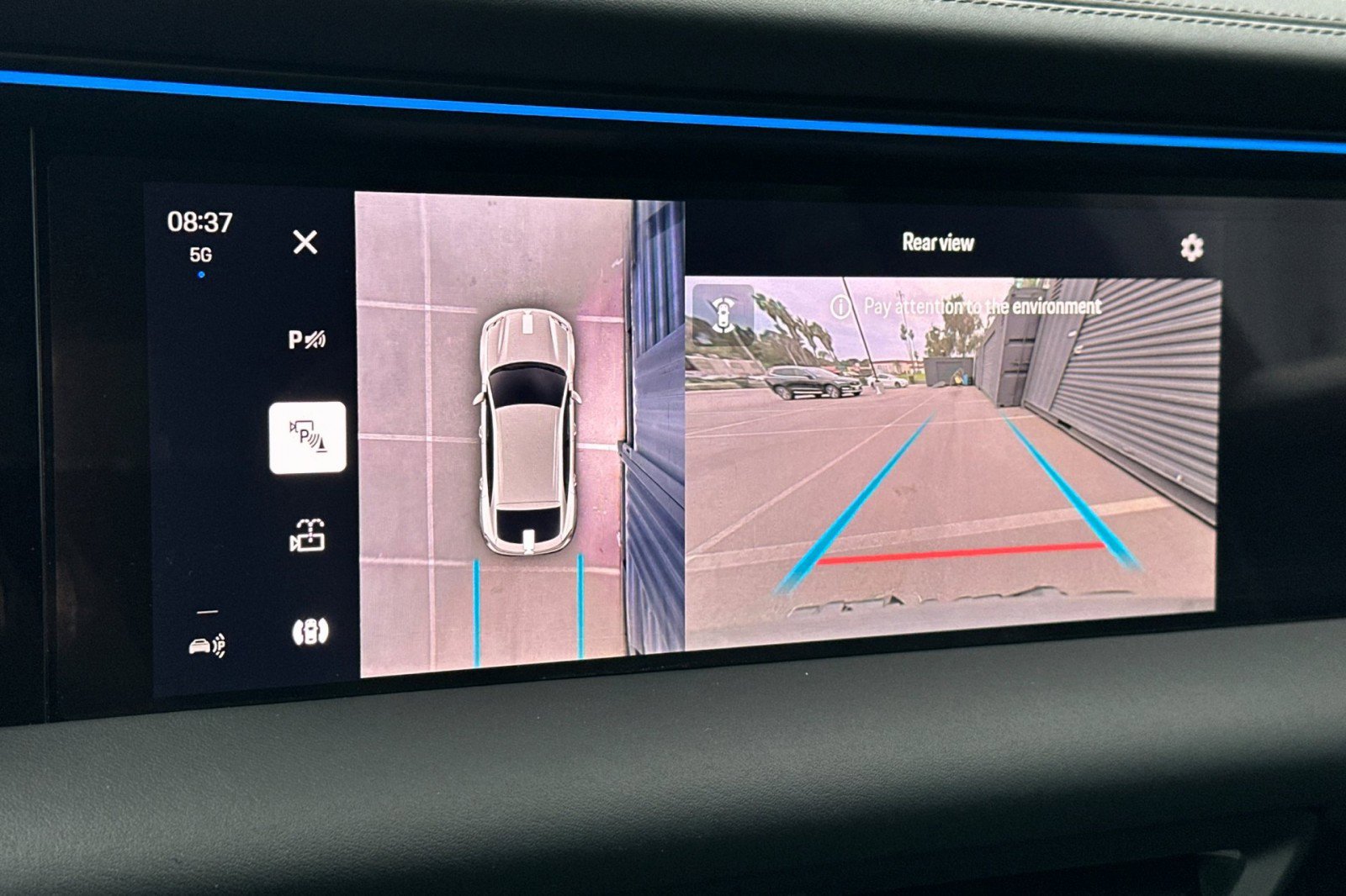 Used 2025 Porsche Macan Turbo Electric w/ Premium Package image 20