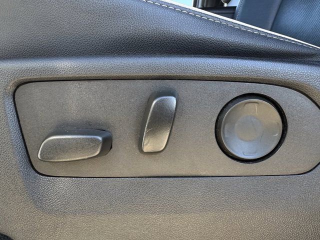 Used 2021 GMC Yukon SLT w/ SLT Premium Package image 29