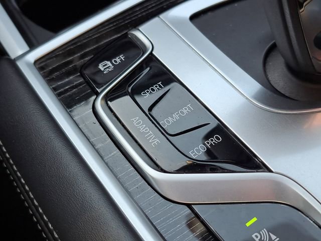 Used 2019 BMW 750i image 17