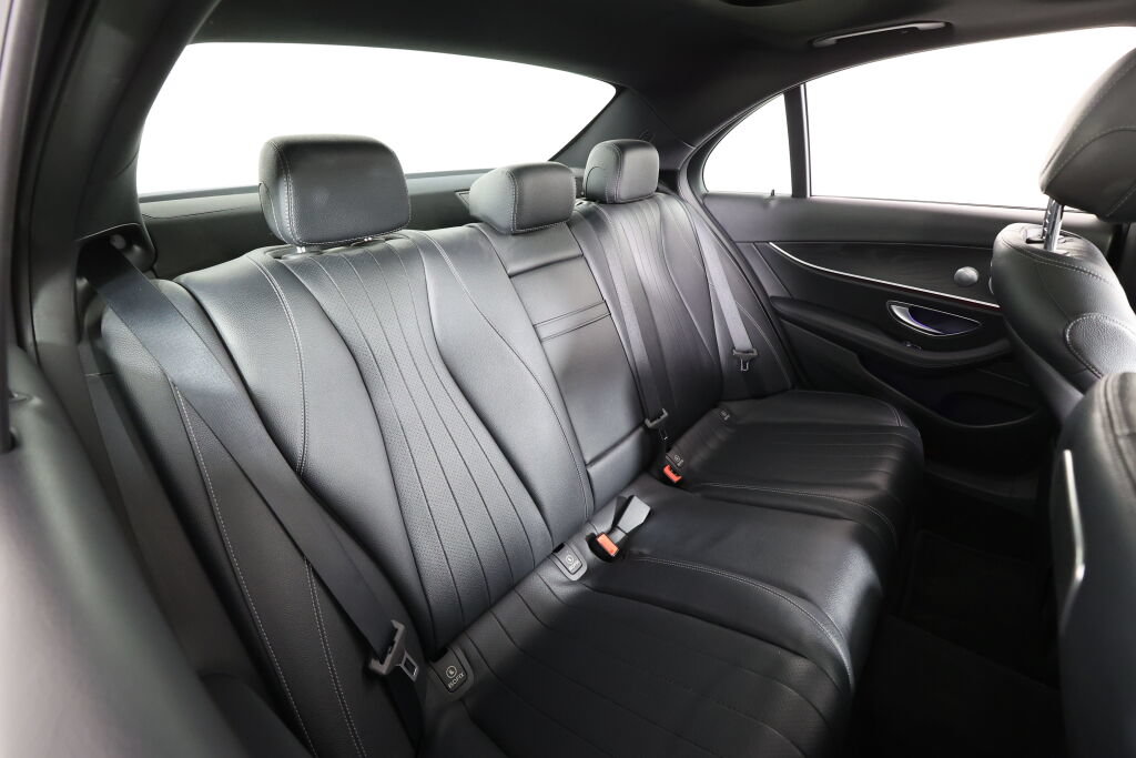 Used 2019 Mercedes-Benz E 300 4MATIC image 22
