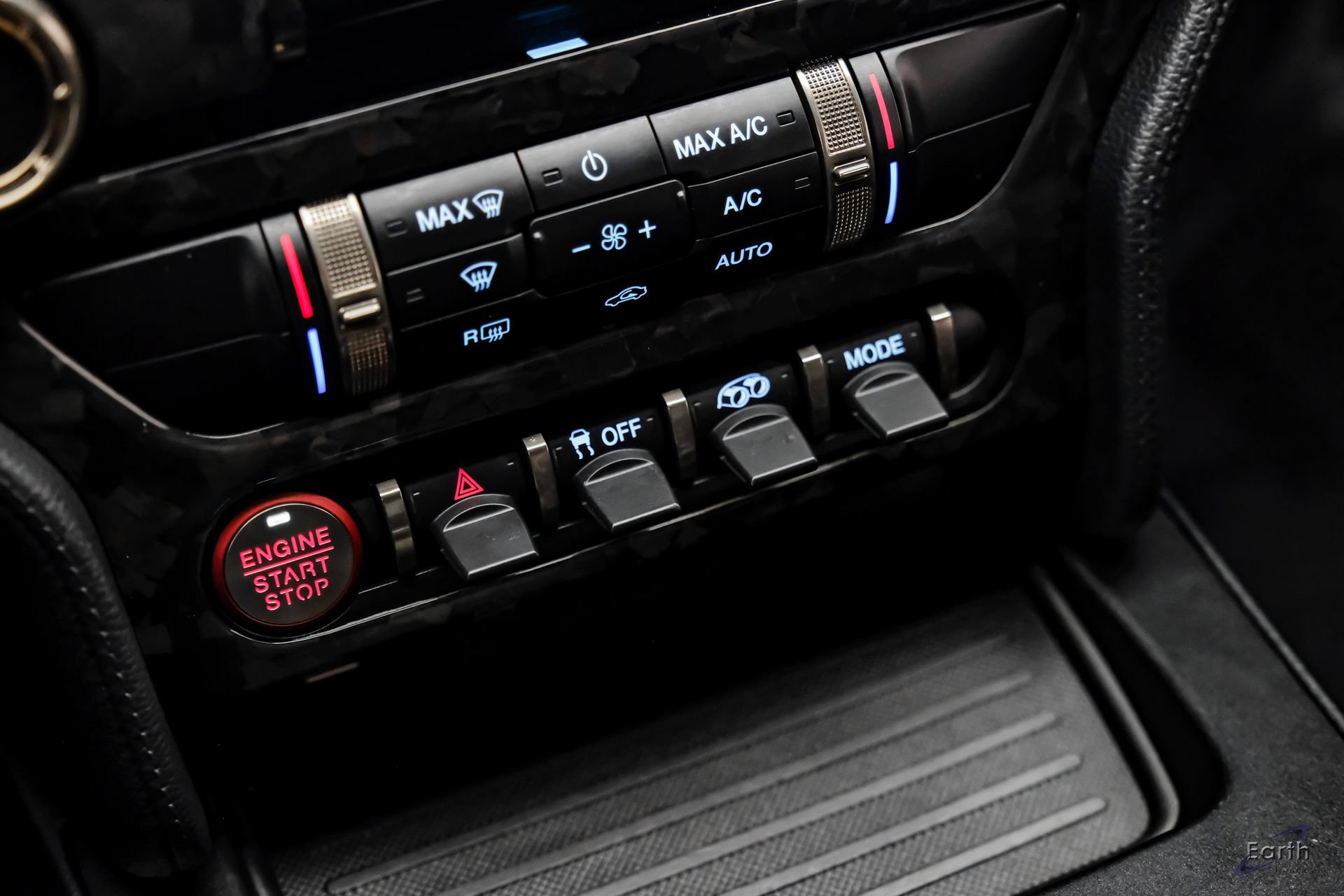 Used 2022 Ford Mustang Shelby GT500 w/ Technology Package RWD image 63