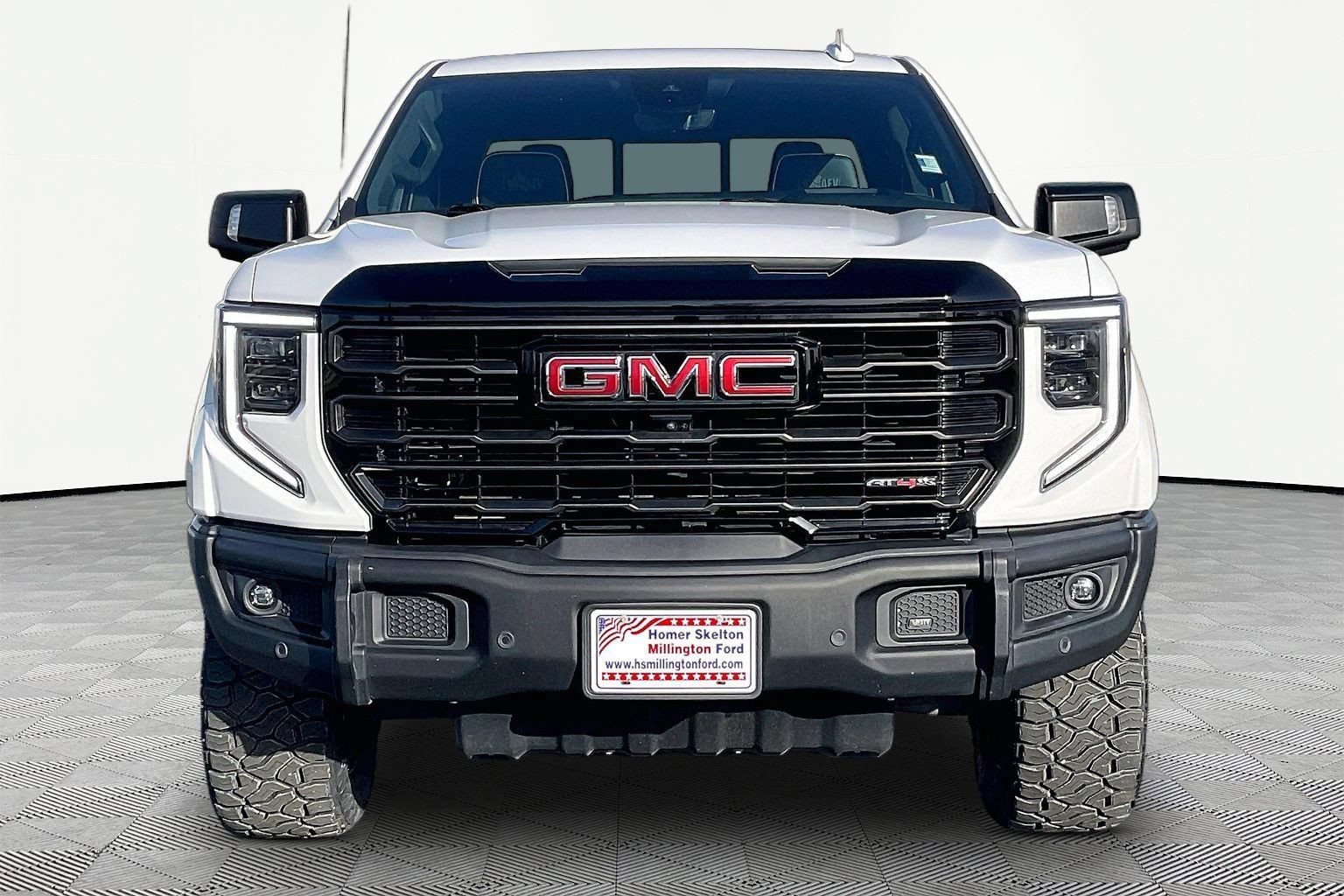 Used 2023 GMC Sierra 1500 AT4X w/ AT4X AEV Edition AWD/4WD image 3