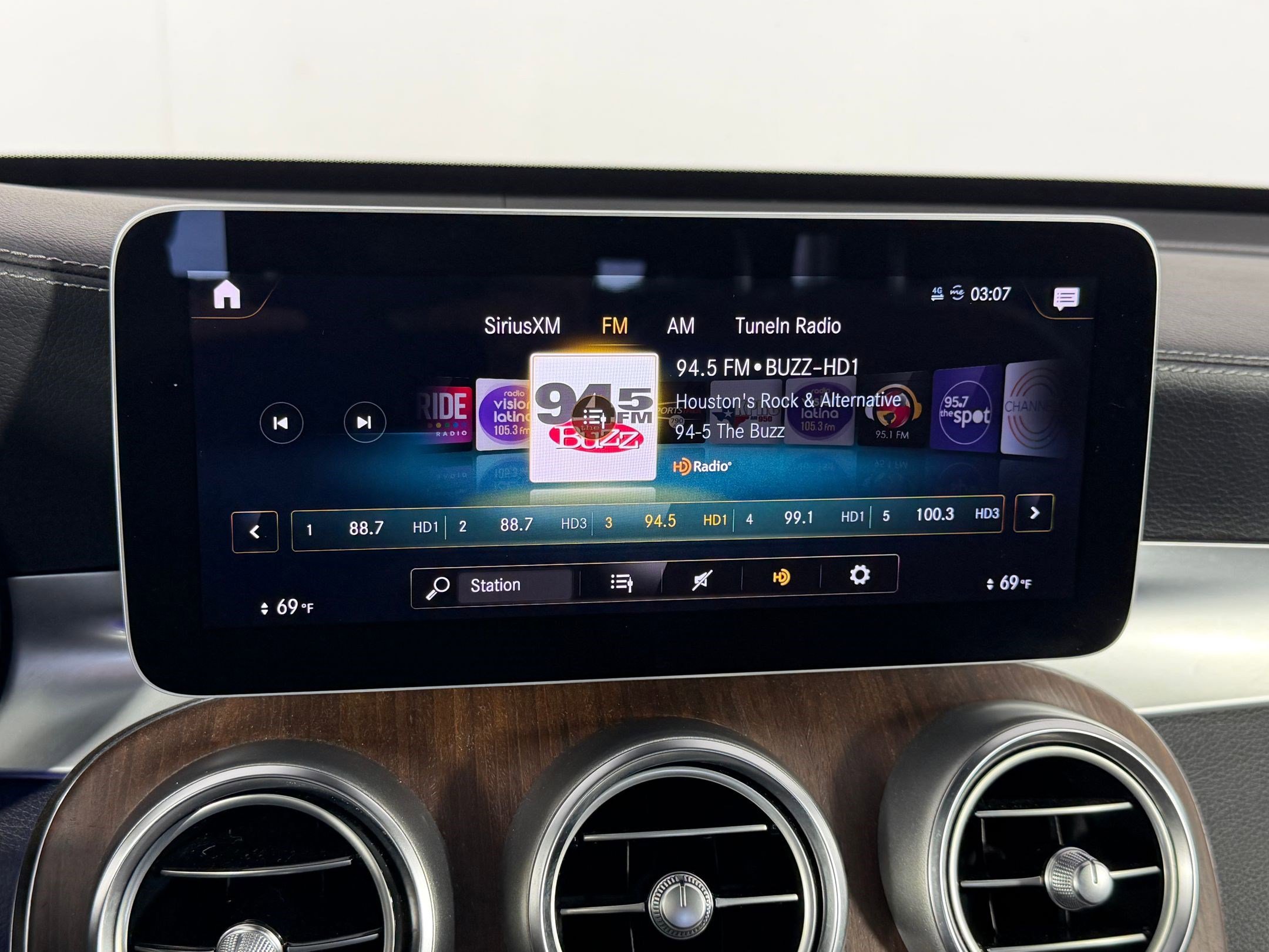 Used 2020 Mercedes-Benz GLC 43 AMG 4MATIC image 23